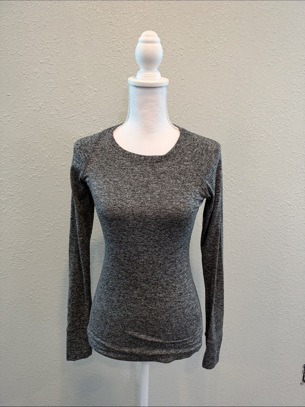Fleo Gray Heather Long-Sleeve Women's Top